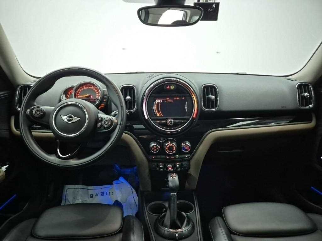 Mini Countryman - Vista 7