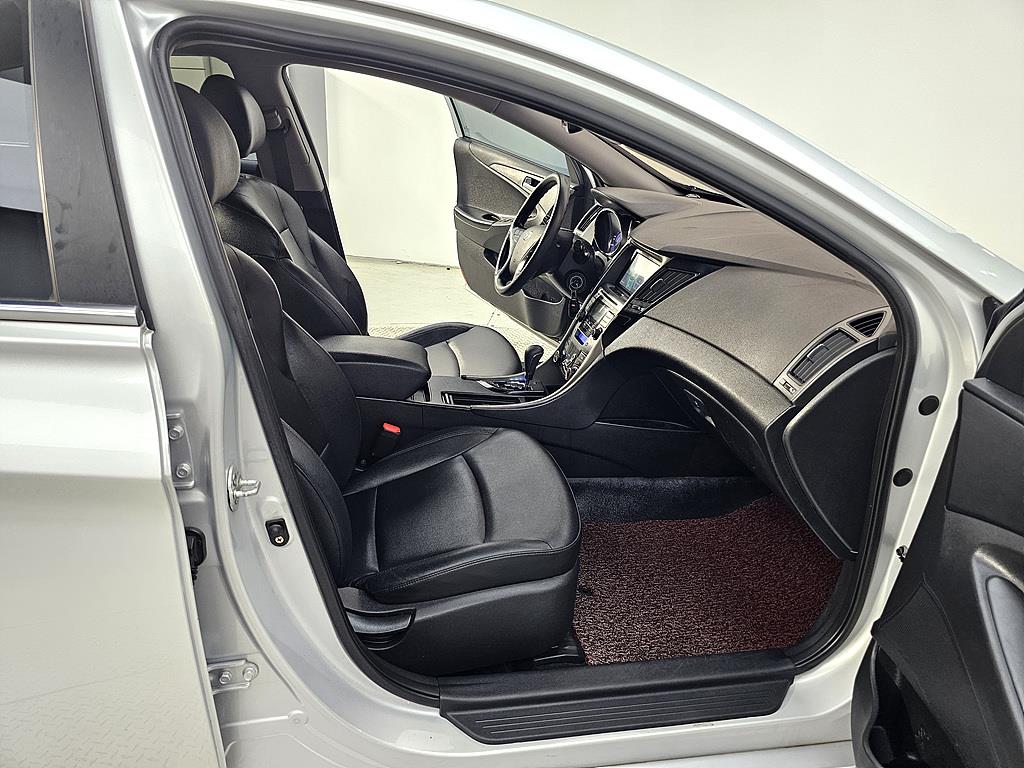 HYUNDAI Sonata - Vista 11