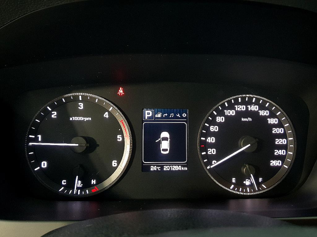HYUNDAI Sonata - Vista 7