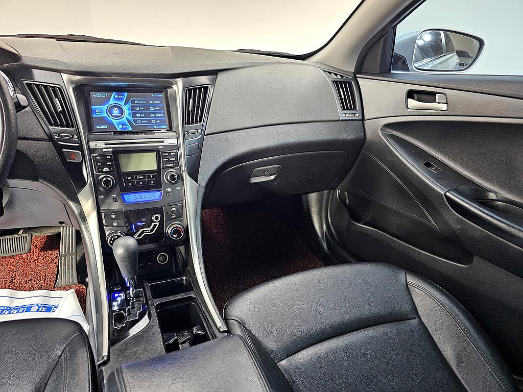 HYUNDAI Sonata - Vista 10