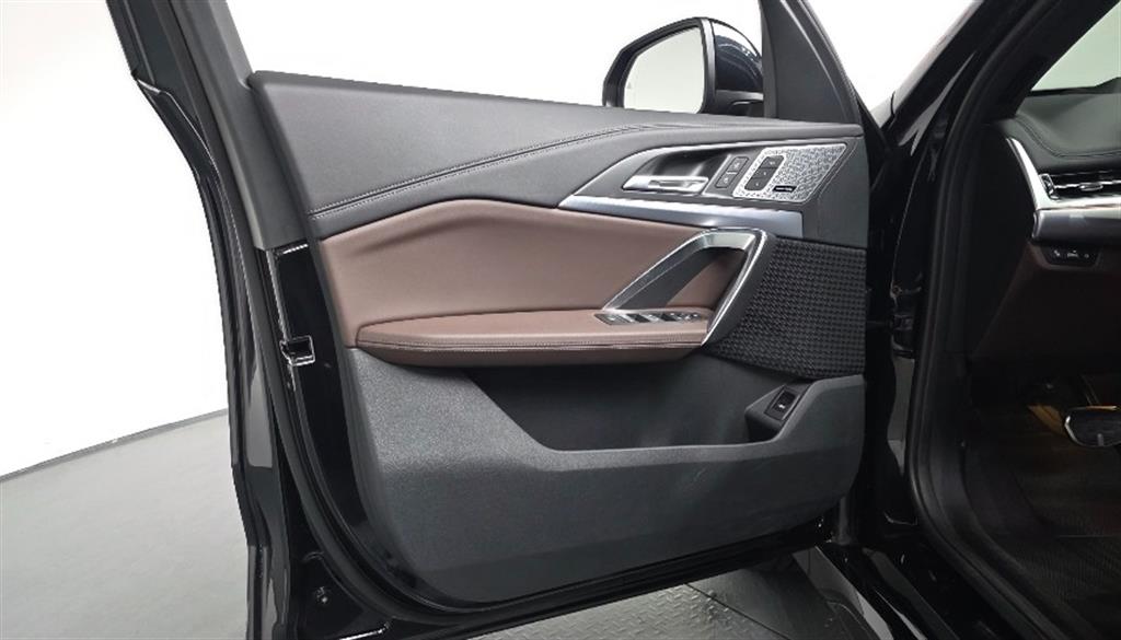 BMW X1 2025 Negro - Importación desde Corea - HF Imports Iquique - Foto 13