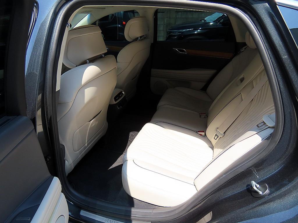 Genesis G80 - Vista 6