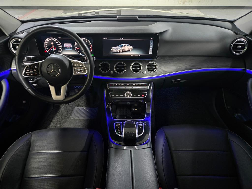 Mercedes Benz E class - Vista 12
