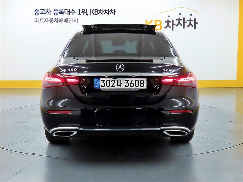 Mercedes Benz E class - Vista 3