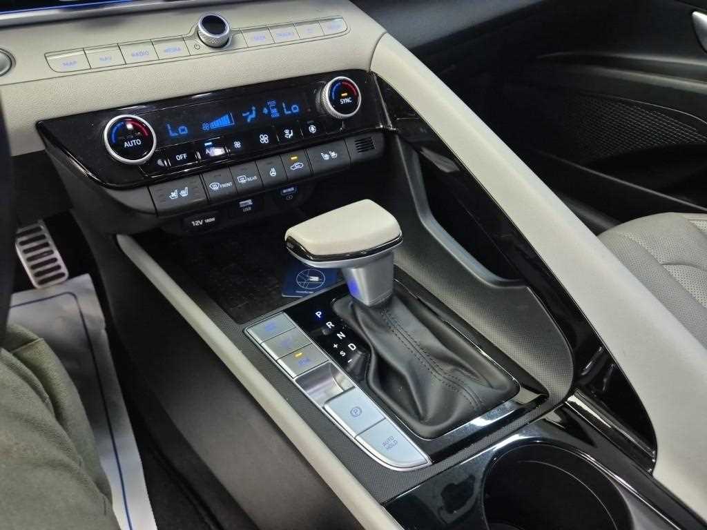 HYUNDAI Avante - Vista 8