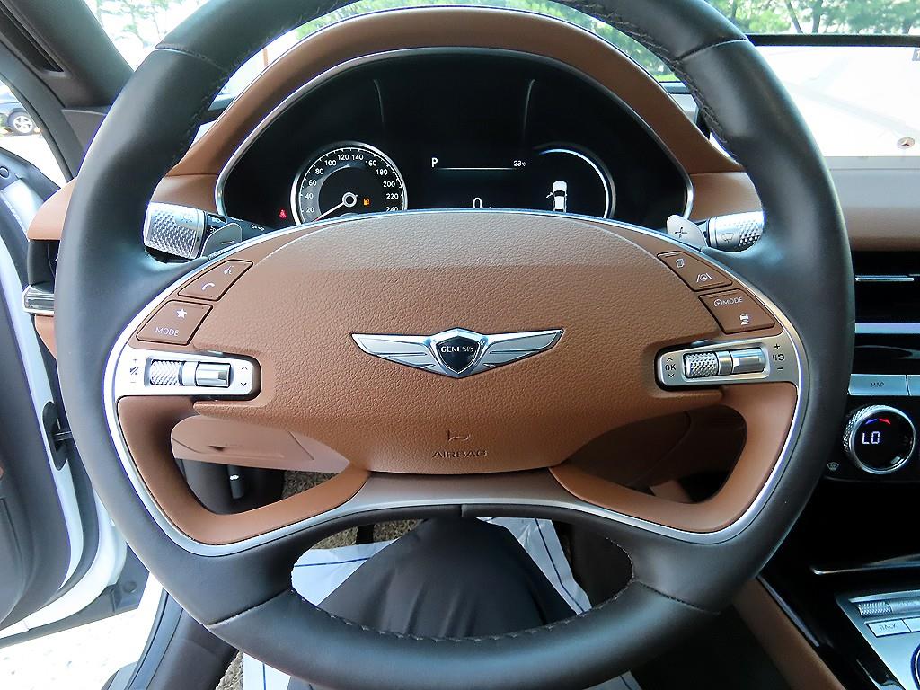 Genesis G80 - Vista 8