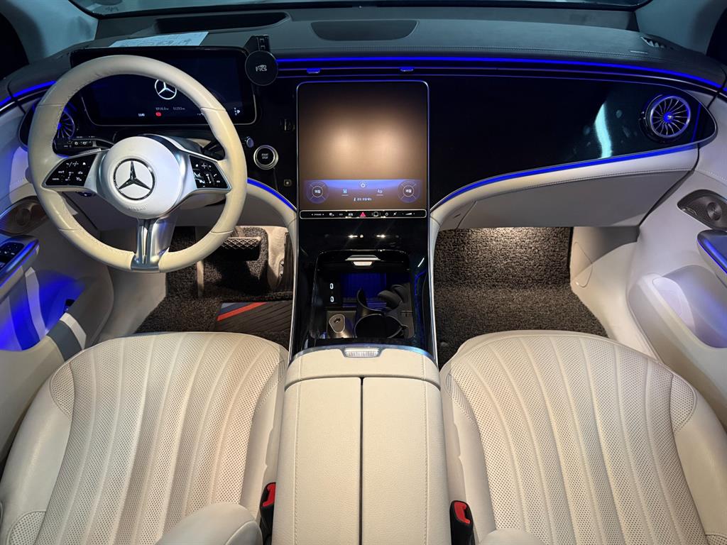 Mercedes Benz EQE - Vista 9