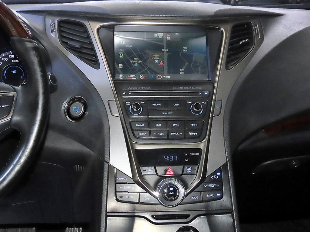 HYUNDAI Grandeur - Vista 11