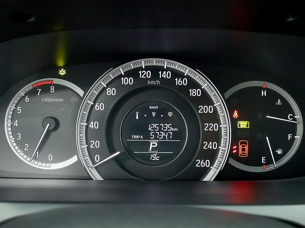 Honda Accord - Vista 11