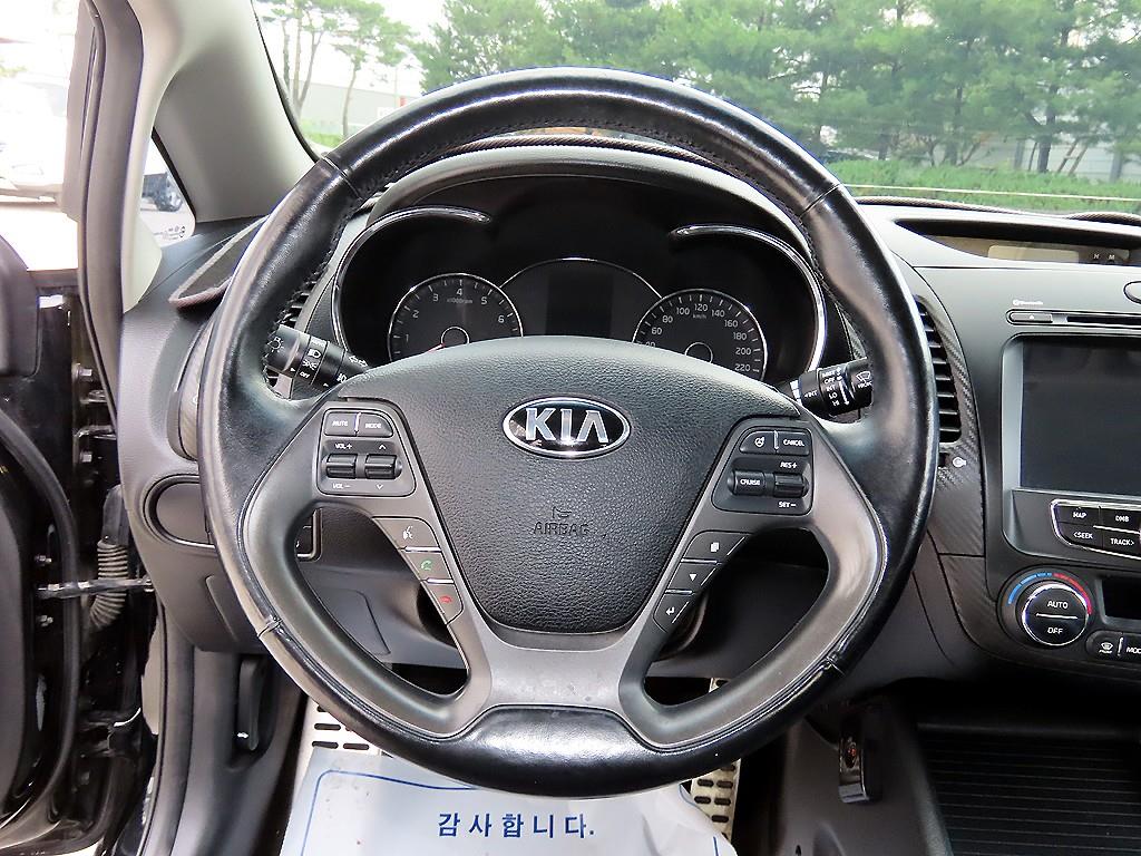 KIA K3 - Vista 9
