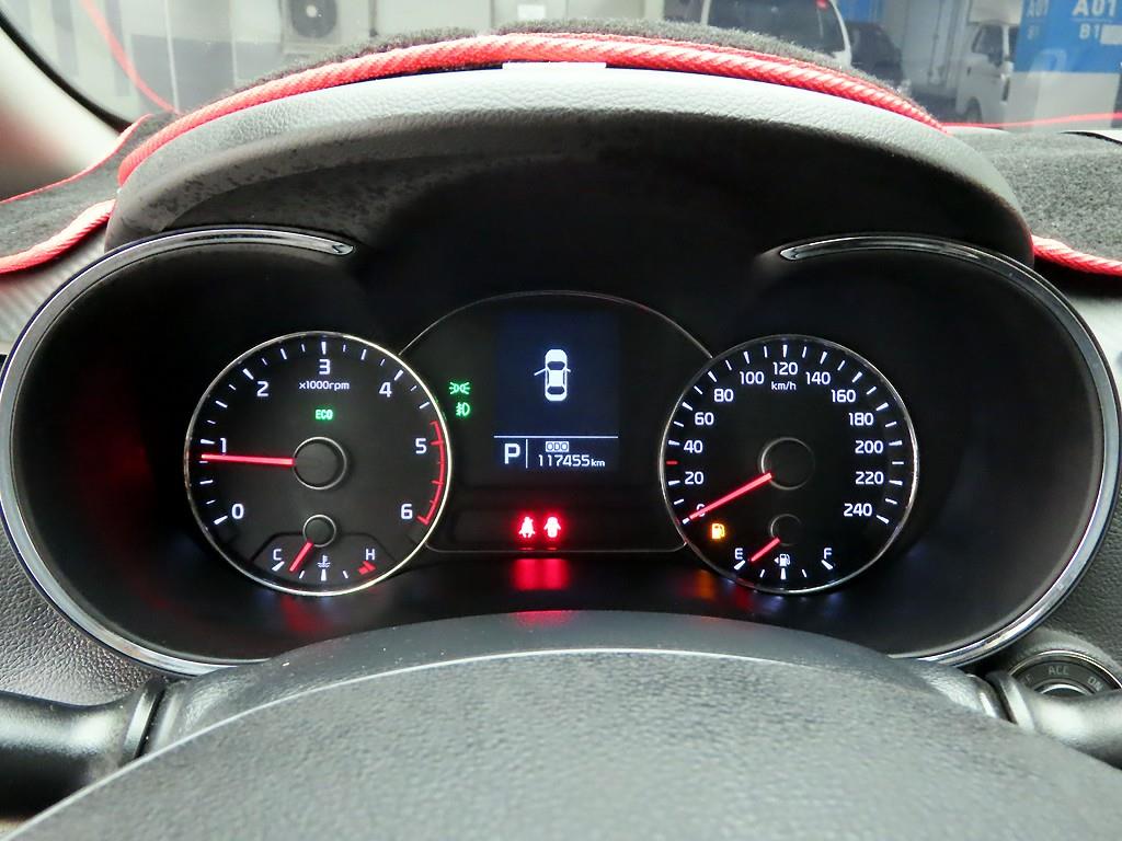 KIA K3 - Vista 5