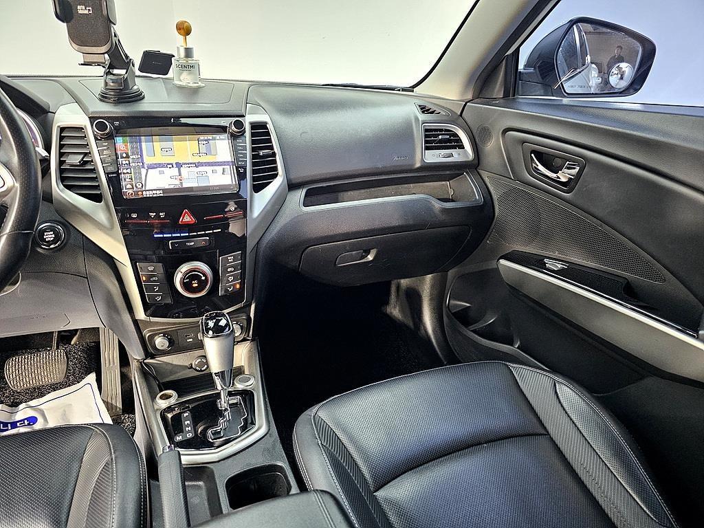 Ssangyong Tivoli - Vista 10