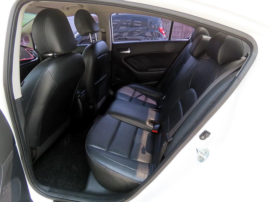 KIA K3 - Vista 6