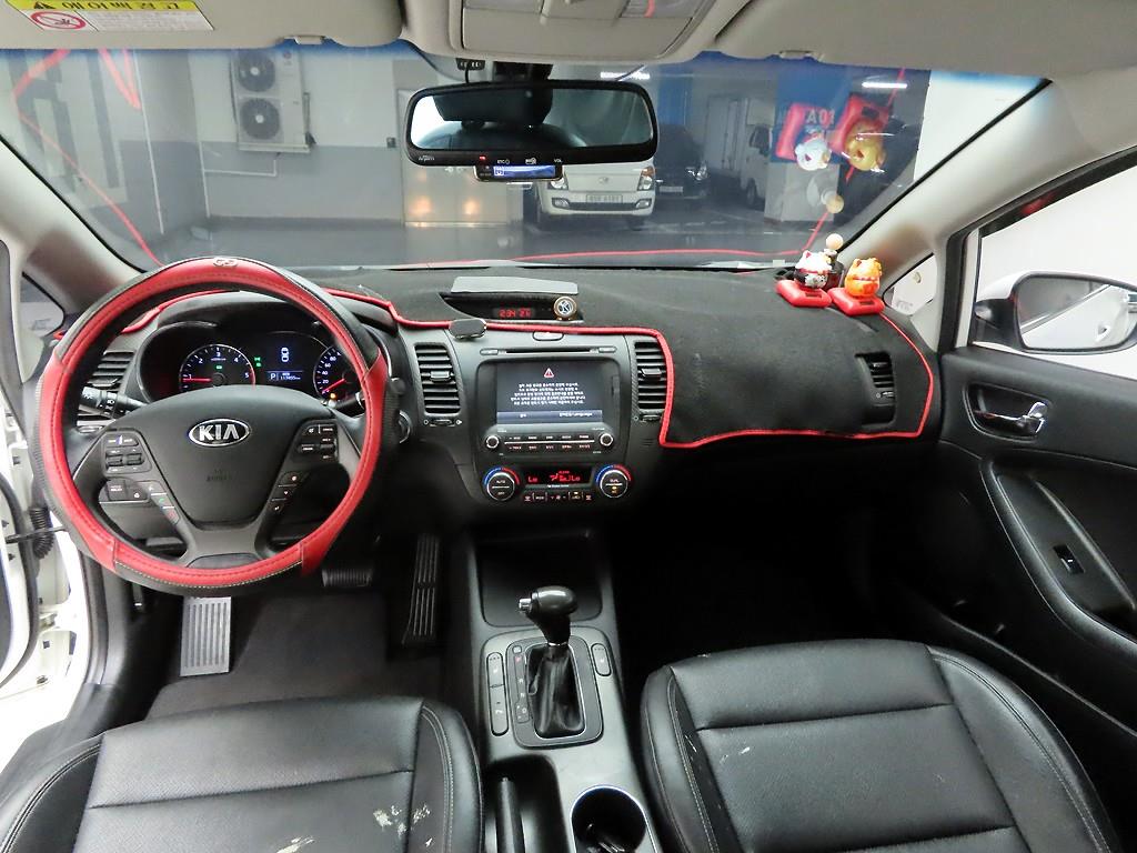 KIA K3 - Vista 6