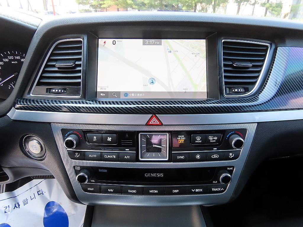 Genesis G80 - Vista 12