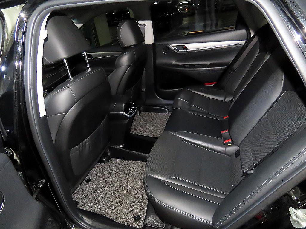 HYUNDAI Grandeur - Vista 7