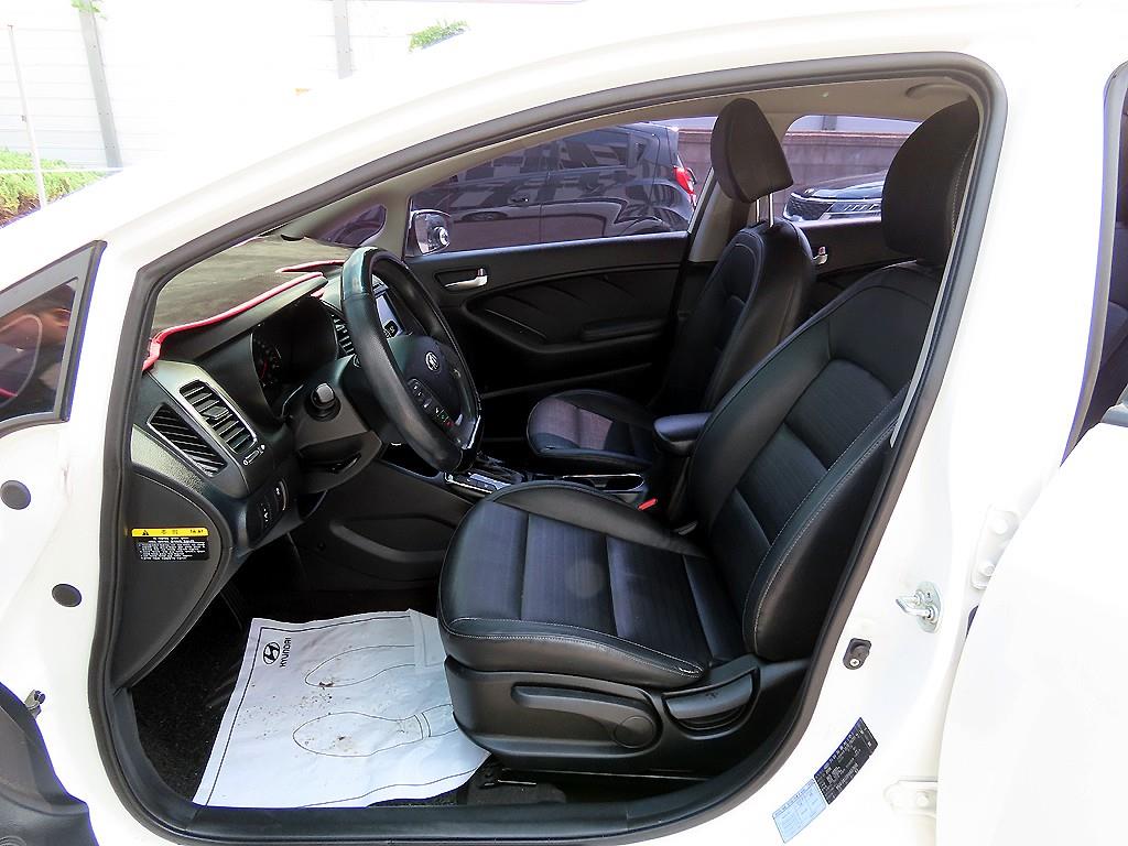 KIA K3 - Vista 5