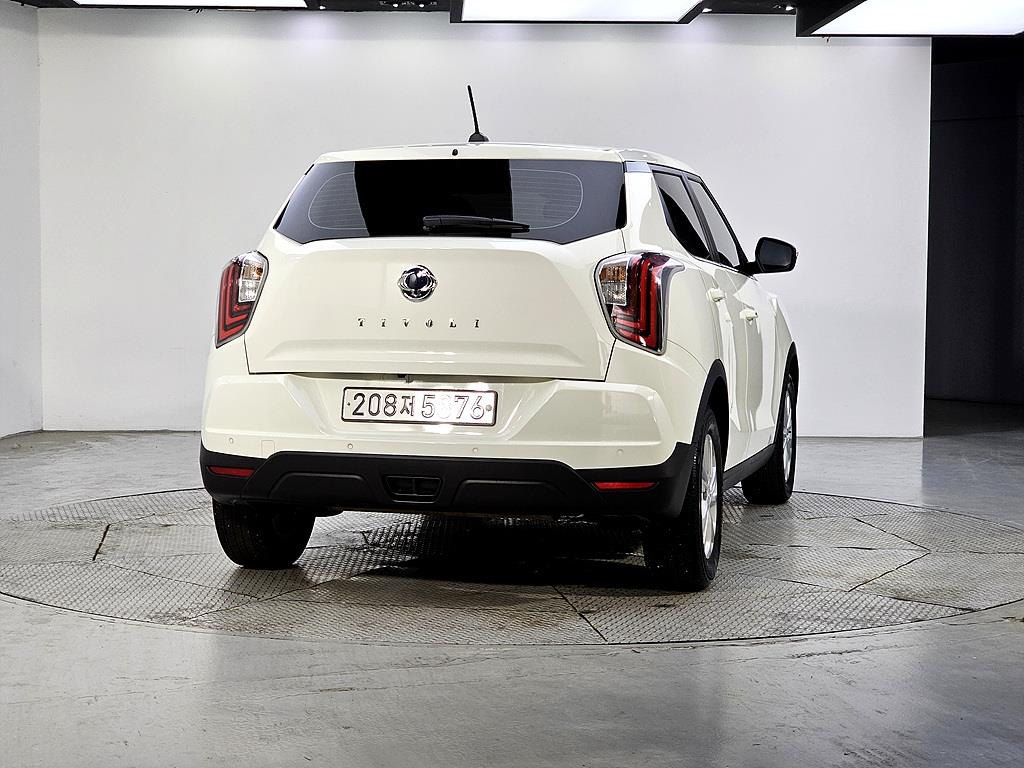 Ssangyong Tivoli - Vista 3