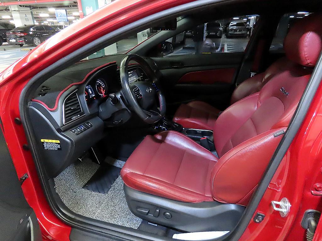 HYUNDAI Avante - Vista 6