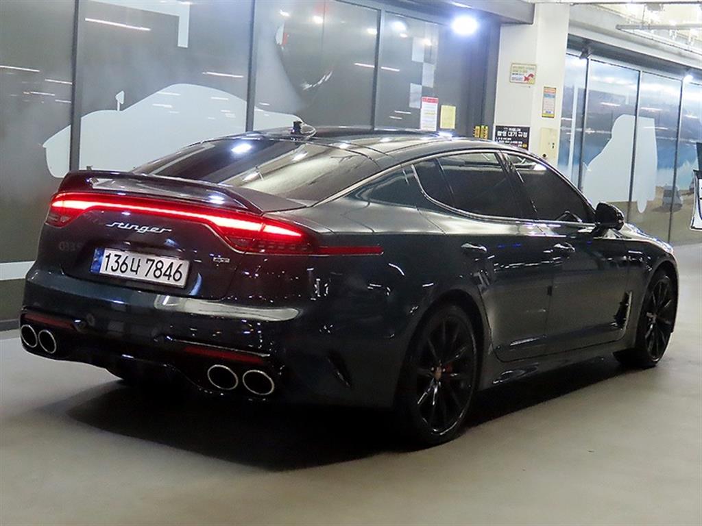KIA Stinger - Vista 4
