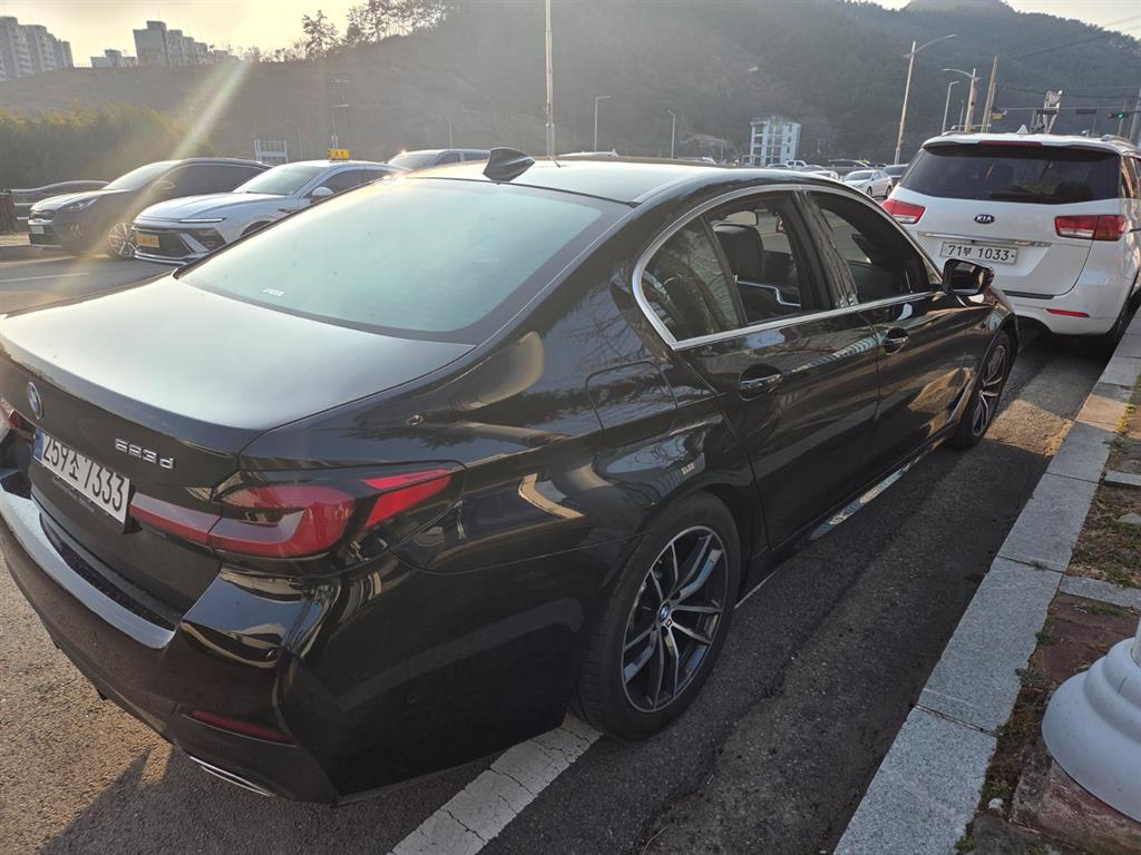 BMW 5 Series - Vista 5