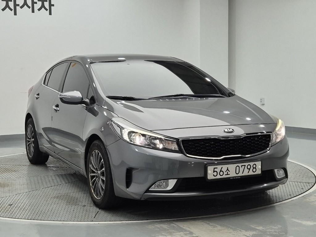 KIA K3 - Vista 4