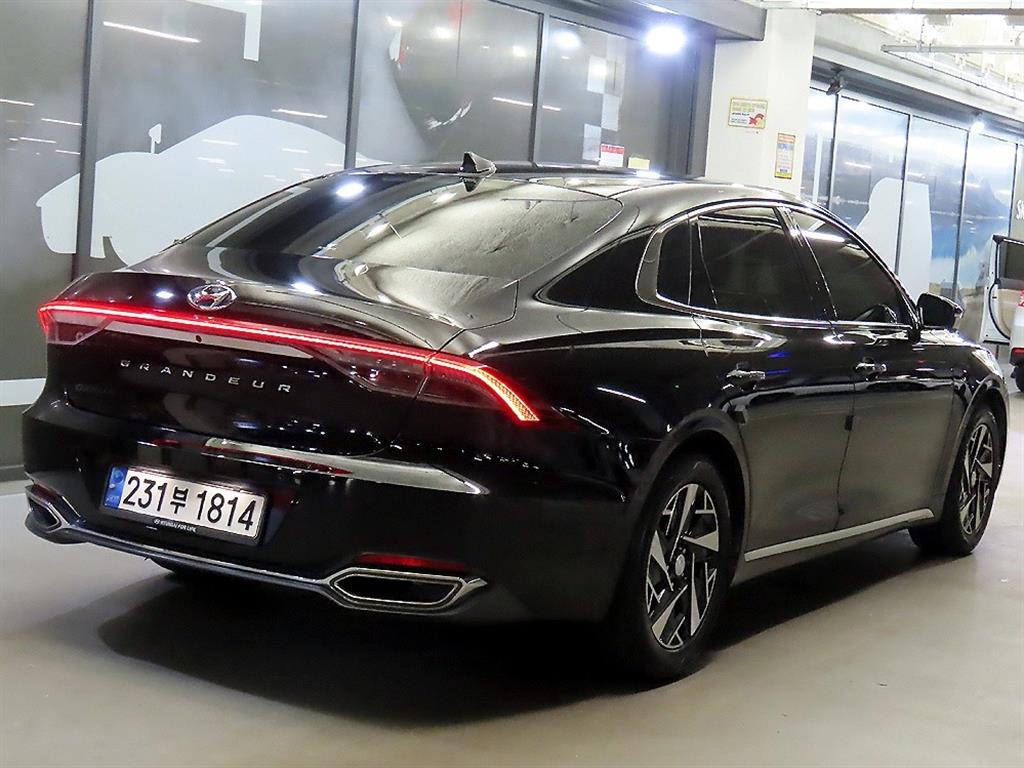 HYUNDAI Grandeur - Vista 4
