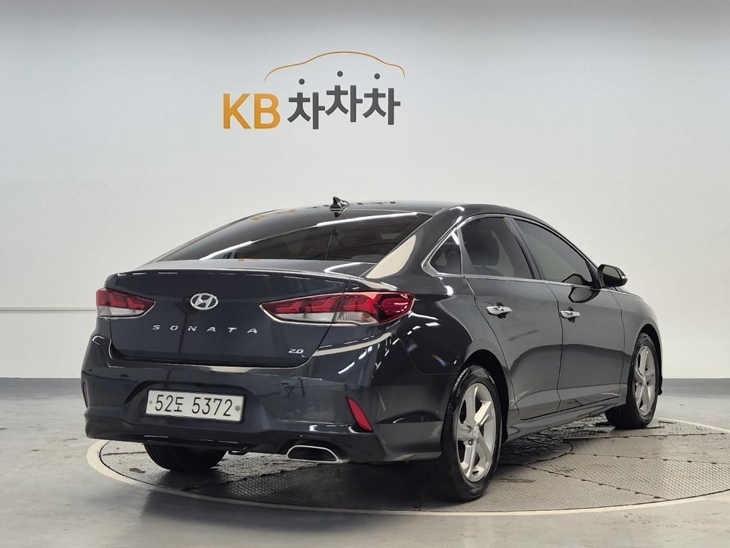 HYUNDAI Sonata - Vista 2