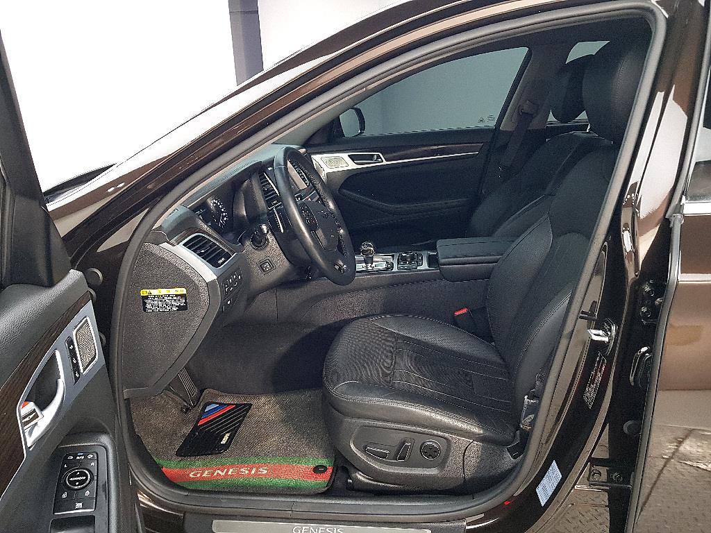 Genesis G80 - Vista 8