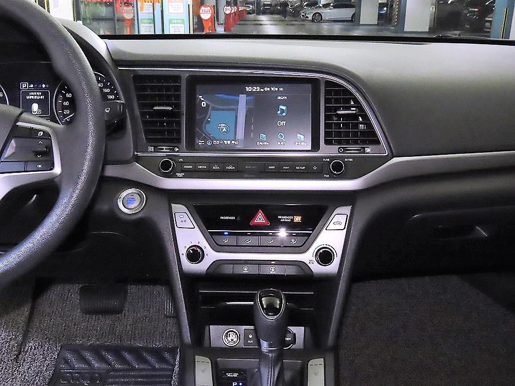 HYUNDAI Avante - Vista 11