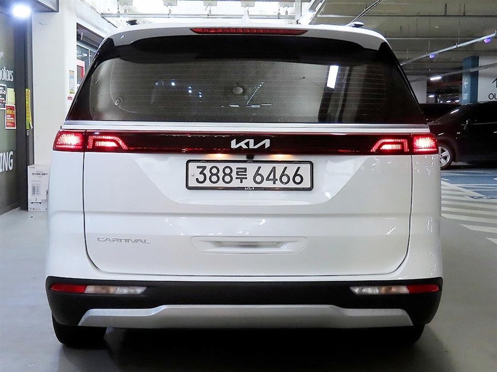 KIA Carnival - Vista 5