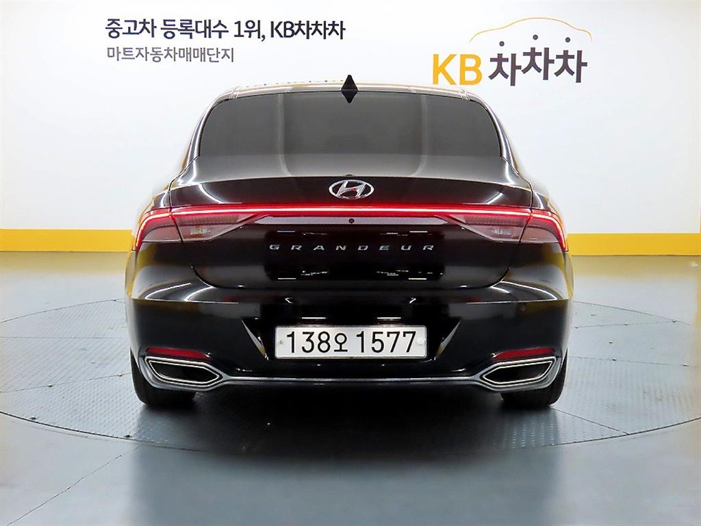HYUNDAI Grandeur - Vista 3