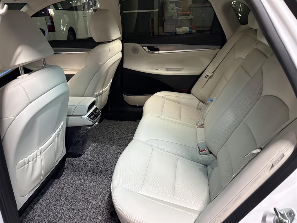 HYUNDAI Grandeur - Vista 6