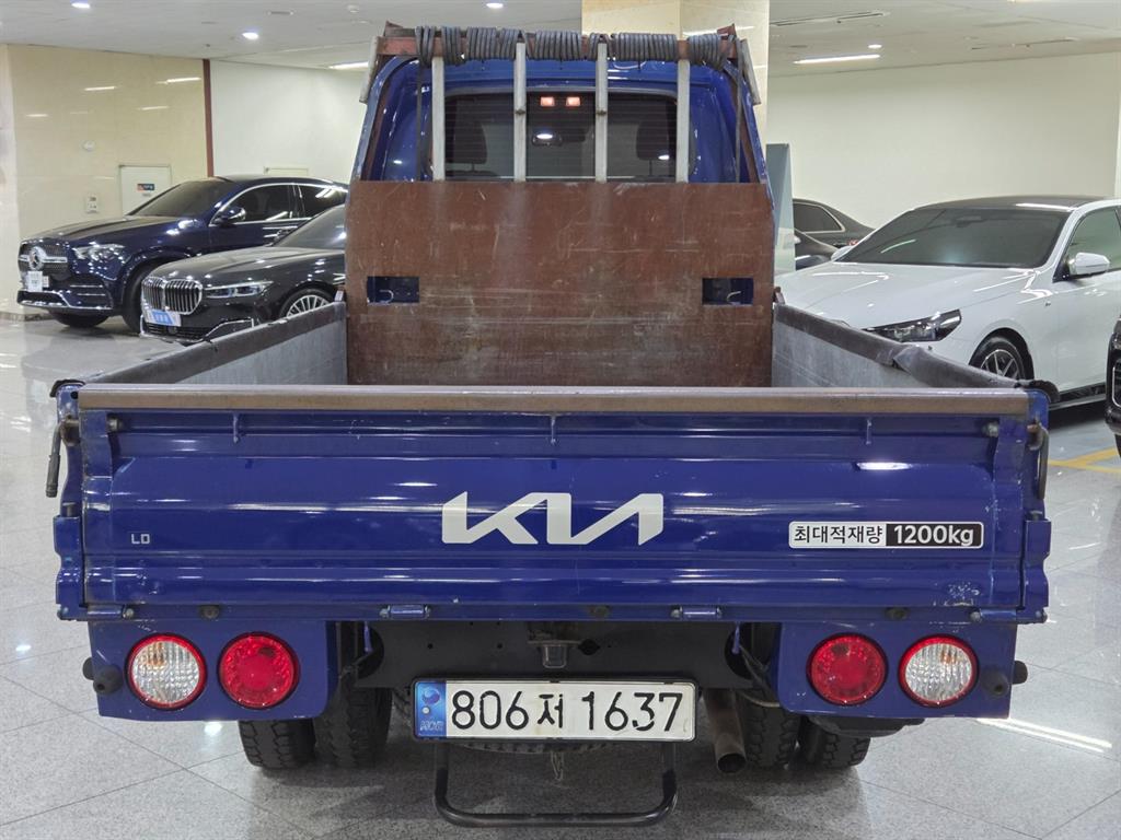 Small Truck Cargo (small) - Vista 4