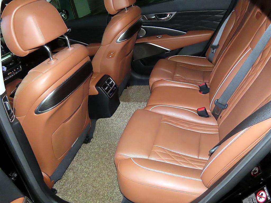 KIA K9 - Vista 7