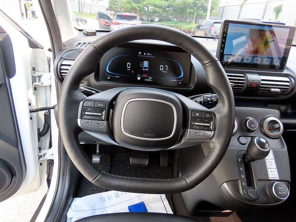 HYUNDAI Casper - Vista 8