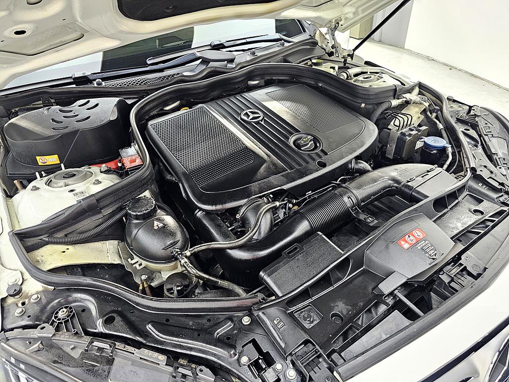 Mercedes Benz E class - Vista 8