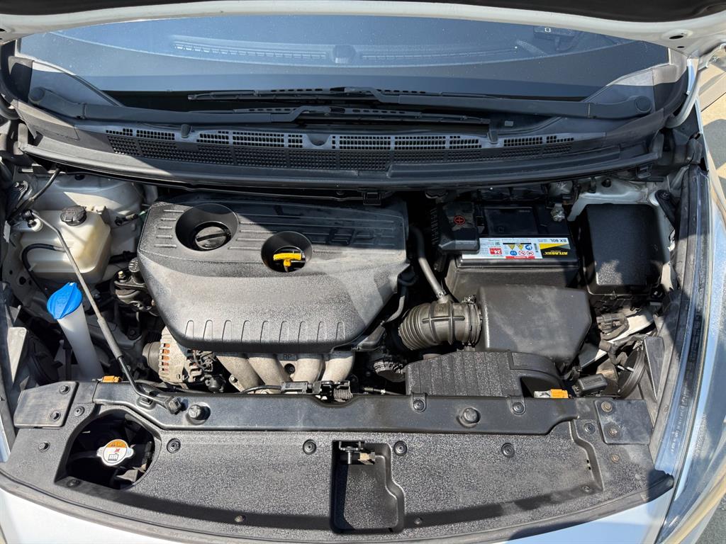 KIA Carens 2014 Gris - Importación desde Corea - HF Imports Iquique - Foto 19