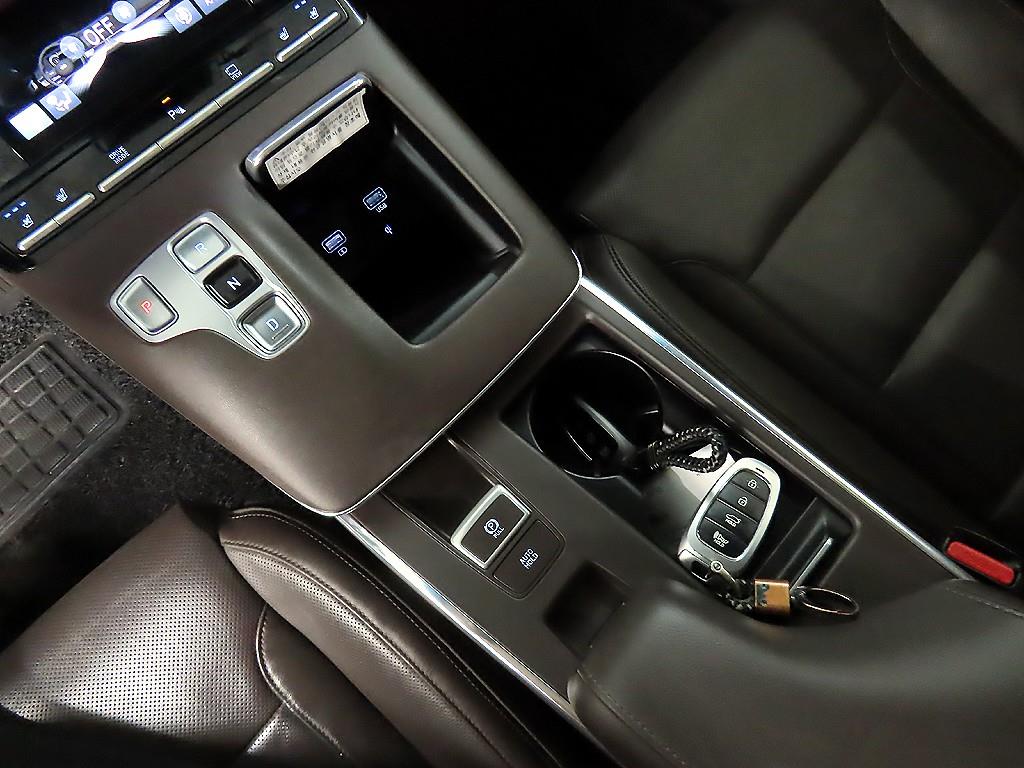 HYUNDAI Grandeur - Vista 10
