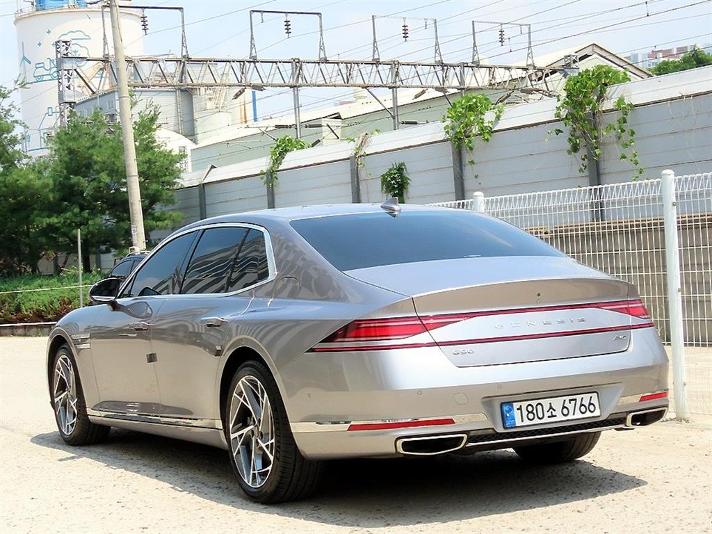 Genesis G90 - Vista 3