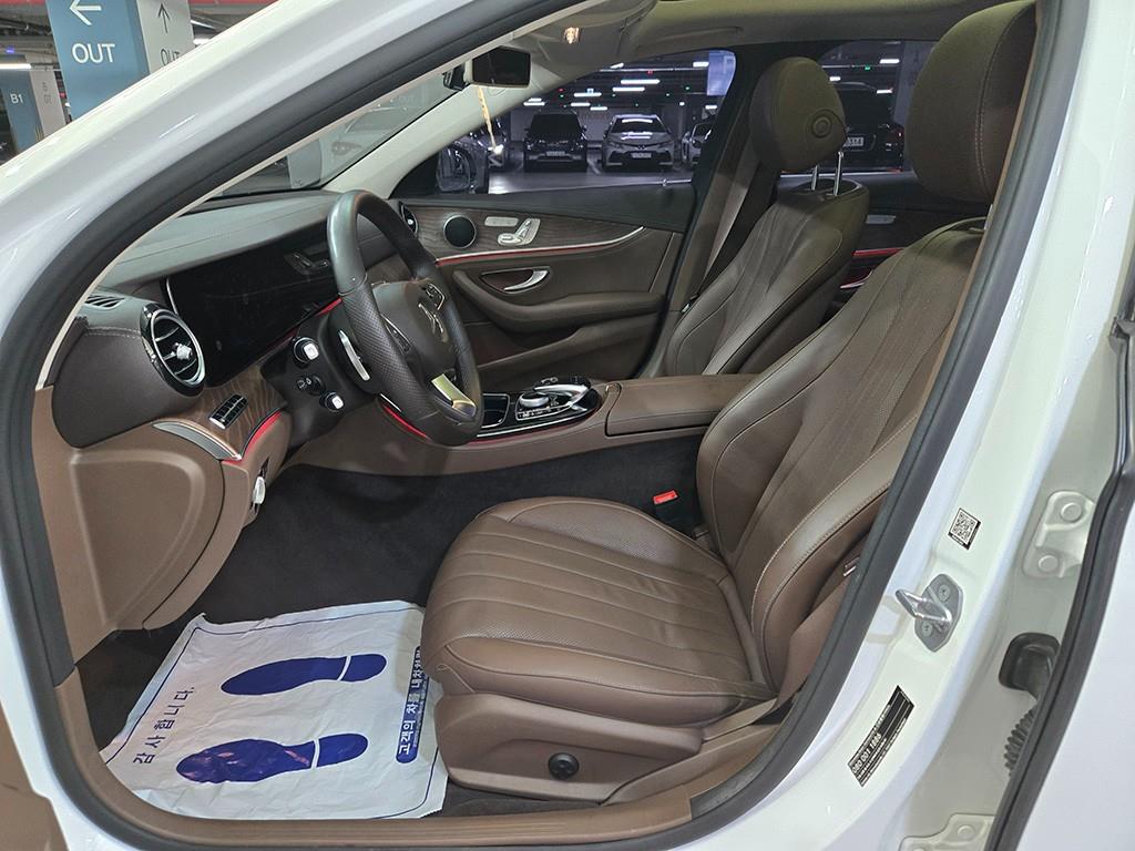 Mercedes Benz E class - Vista 6