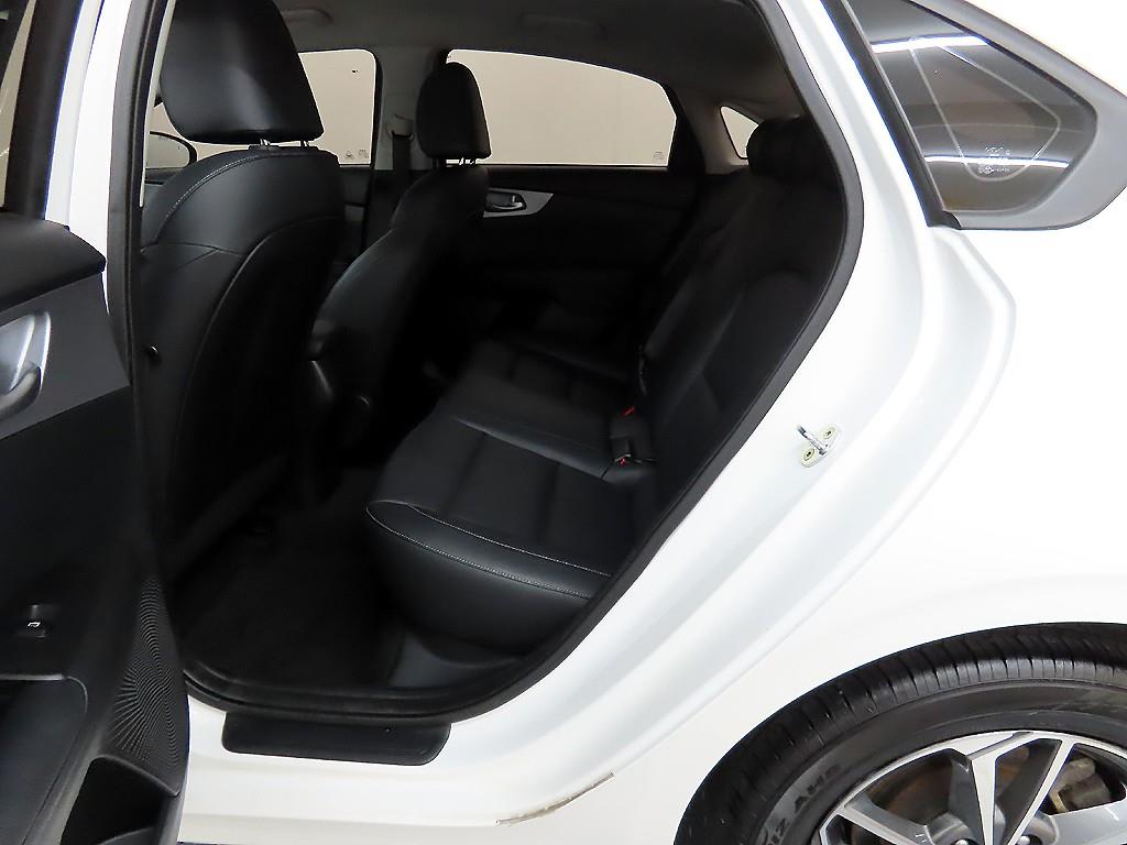 KIA K3 - Vista 6