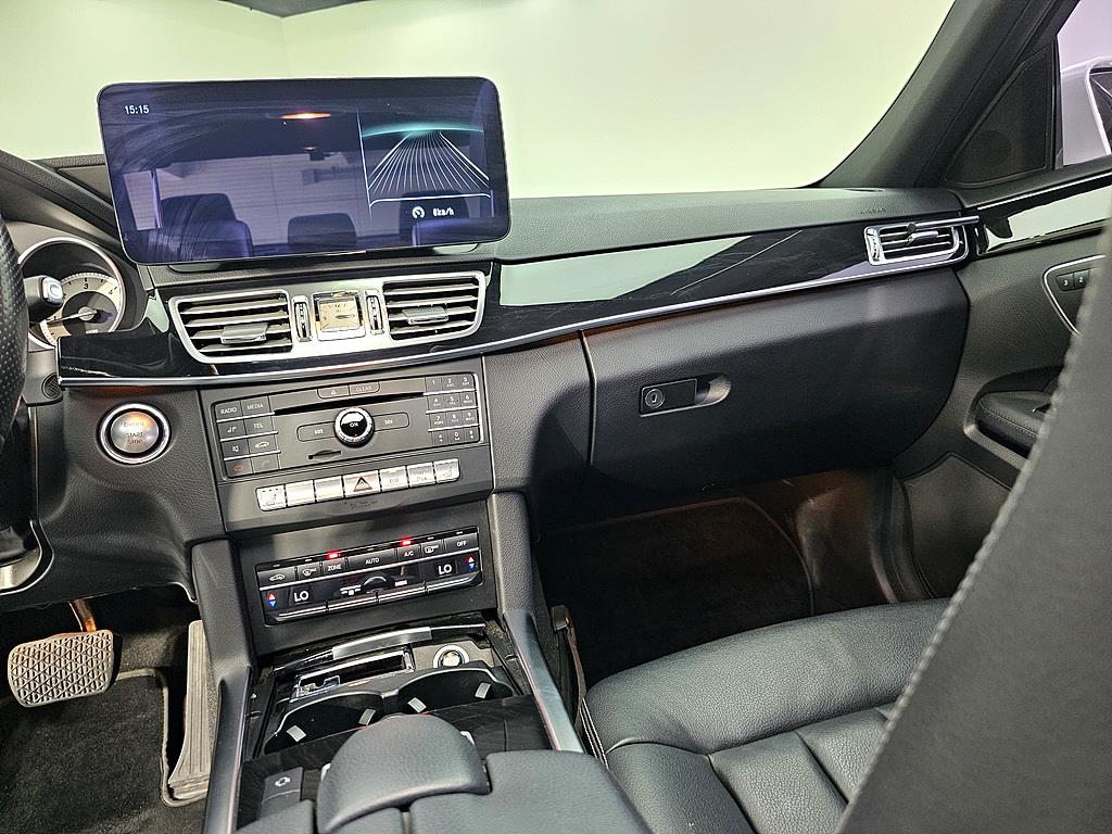 Mercedes Benz E class - Vista 12