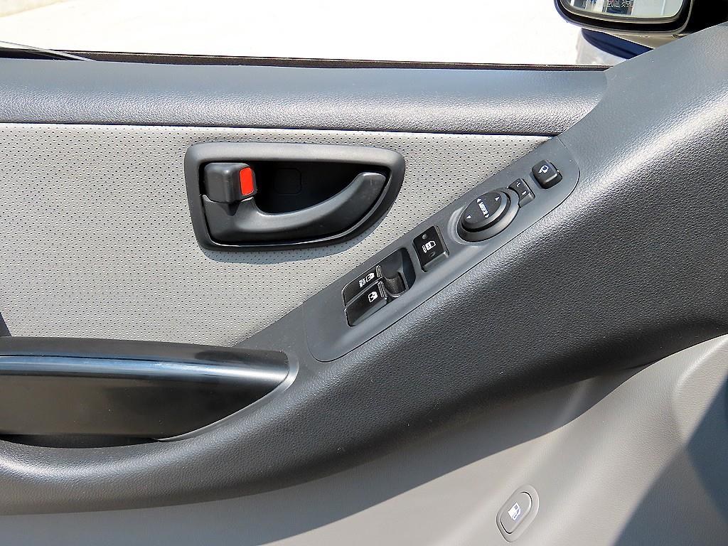 HYUNDAI Starex - Vista 10