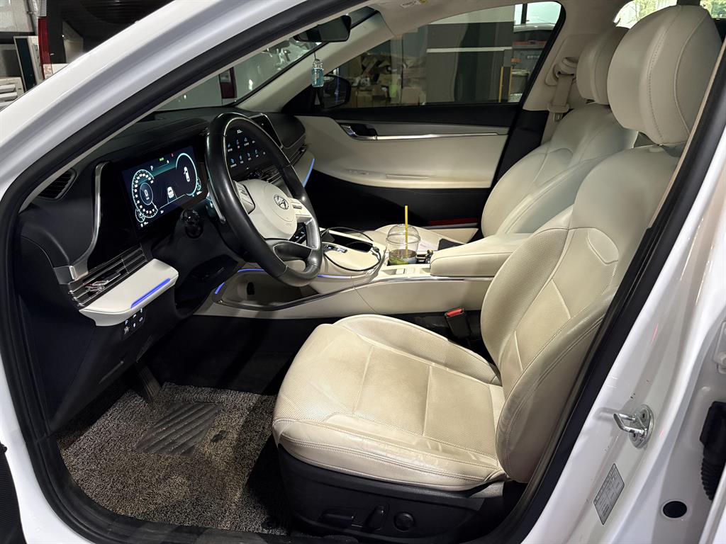 HYUNDAI Grandeur - Vista 5