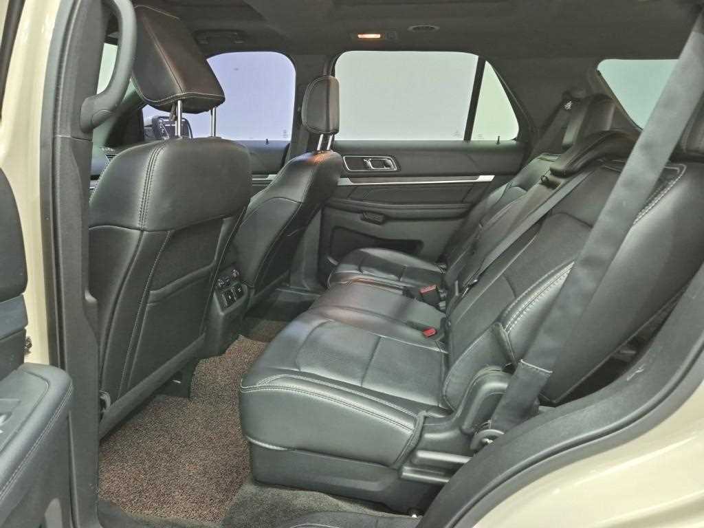 Ford Explorer - Vista 12