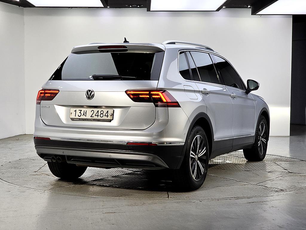 Volkswagen Tiguan - Vista 2