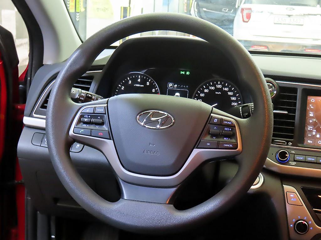 HYUNDAI Avante - Vista 8