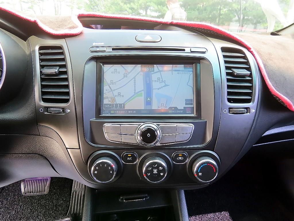KIA K3 2017 Blanco - Importación desde Corea - HF Imports Iquique - Foto 13