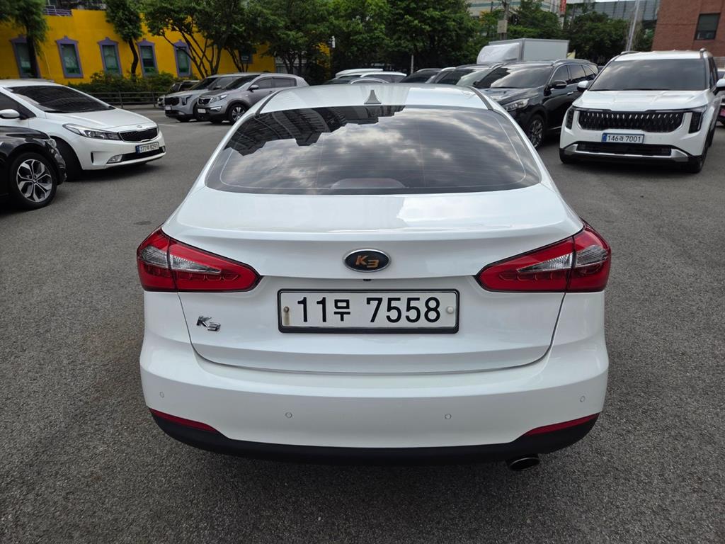 KIA K3 - Vista 5